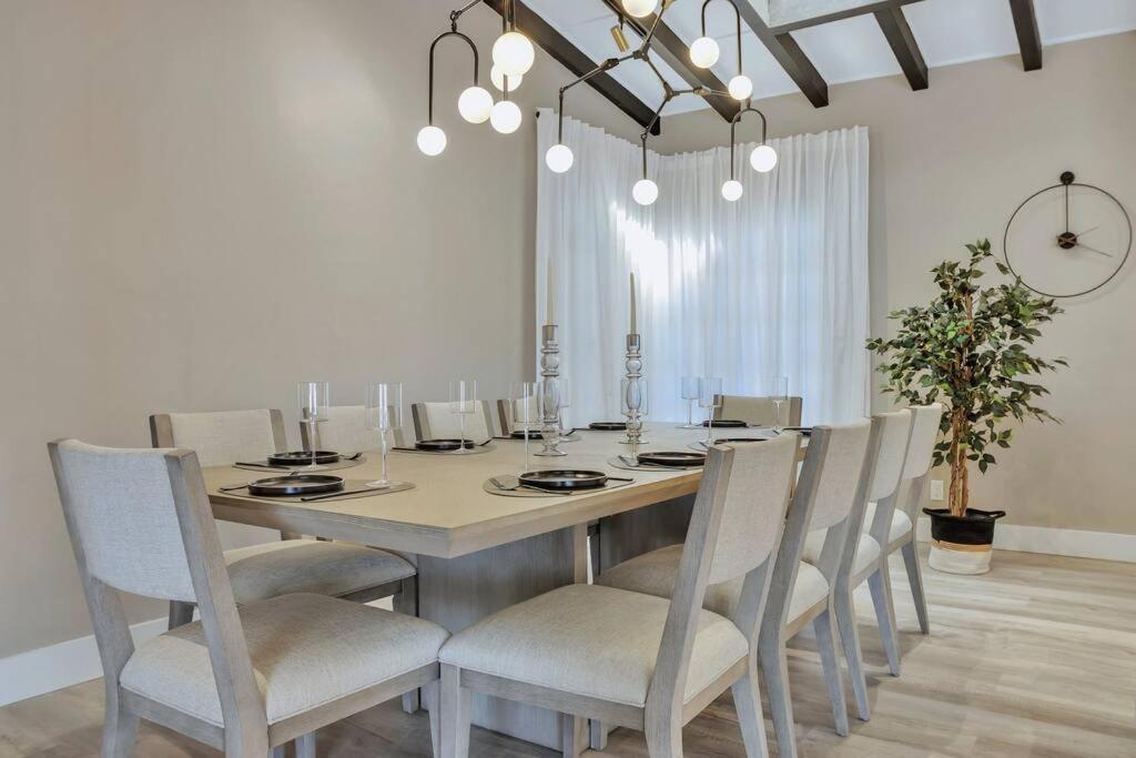 Stunning 2 Story Villa With Pool Форт-Лодердейл Экстерьер фото